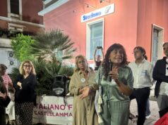 Il Centro antiviolenza Donna in piazza a Castellammare
